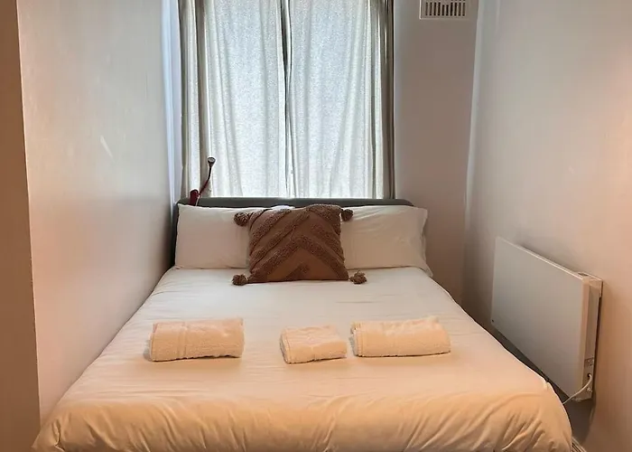 Compact 1 Bedroom Sofa Bed Next To Guinness * Dublin