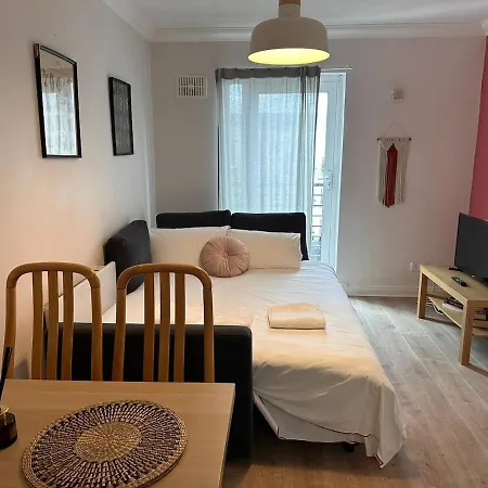 דירה Compact 1 Bedroom Sofa Bed Next To Guinness
