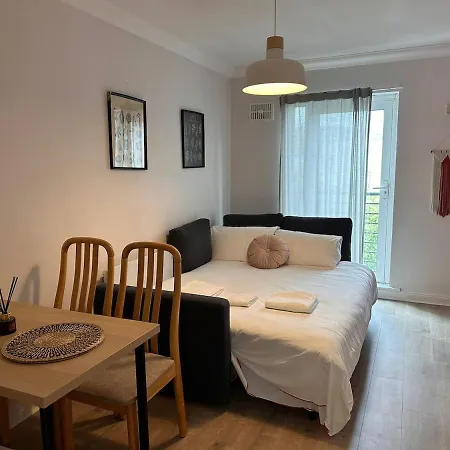 דירה Compact 1 Bedroom Sofa Bed Next To Guinness *
