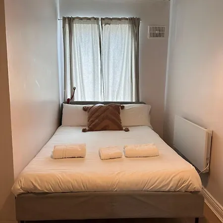Compact 1 Bedroom Sofa Bed Next To Guinness * דבלין