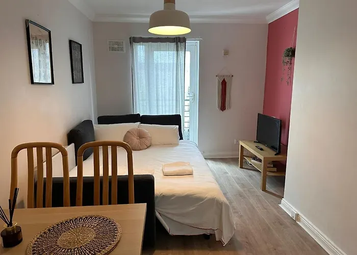 Compact 1 Bedroom Sofa Bed Next To Guinness