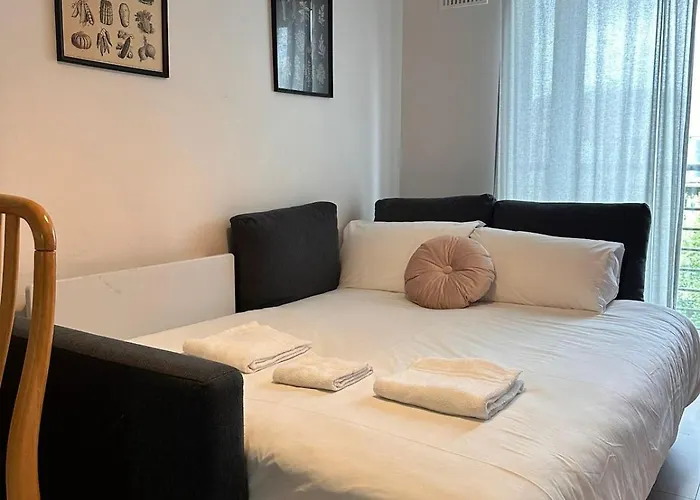 Compact 1 Bedroom Sofa Bed Next To Guinness Dublin